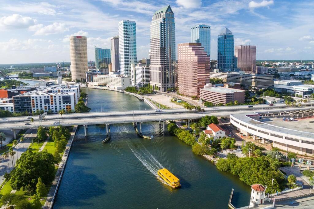 Contemporary 1-Bedroom Private Bungalow Walk To Armature & Riverwalk Tampa Buitenkant foto